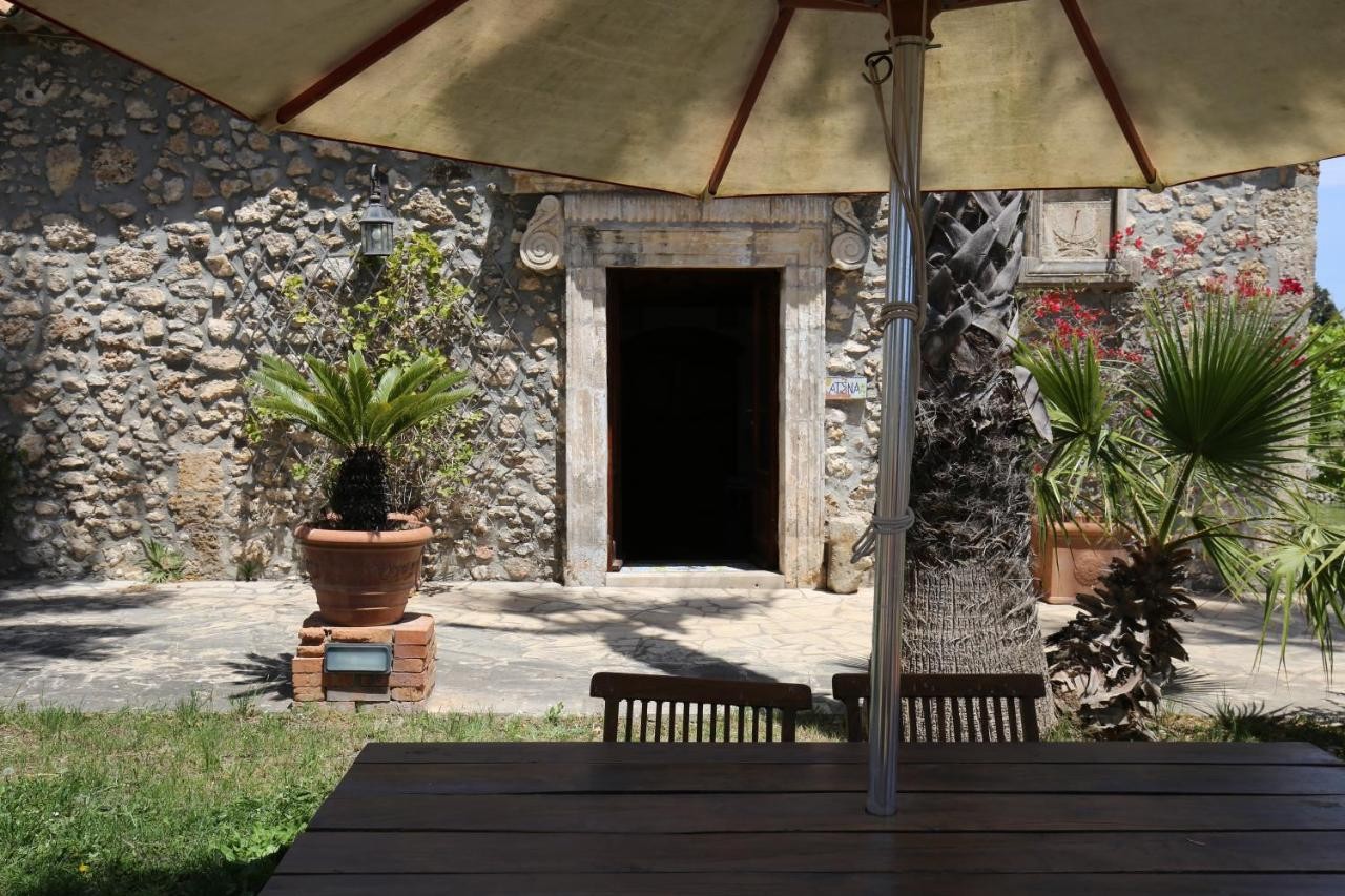 villa-dei-papiri-fonte-ciane-siracusa/villa-dei-papiri-fonte-ciane-15.jpg